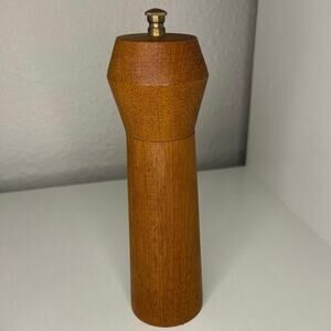 Vintage Mid-Century Modern Wood Pepper Grinder Tapered Body Wide Angular Top